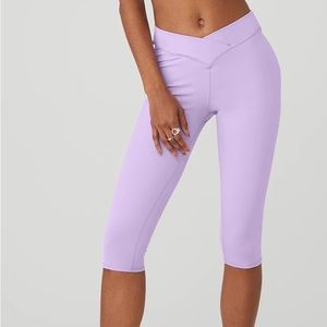 Brand New Womens Alo Yoga - Airbrush V-Cut Capri Leggings